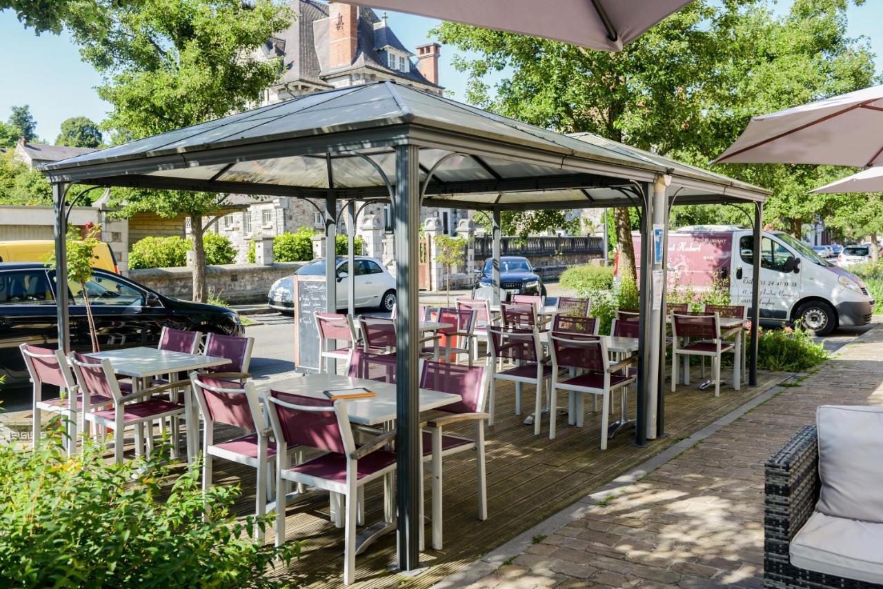 Logis Le Saint Hubert Hotel Haybes Екстериор снимка
