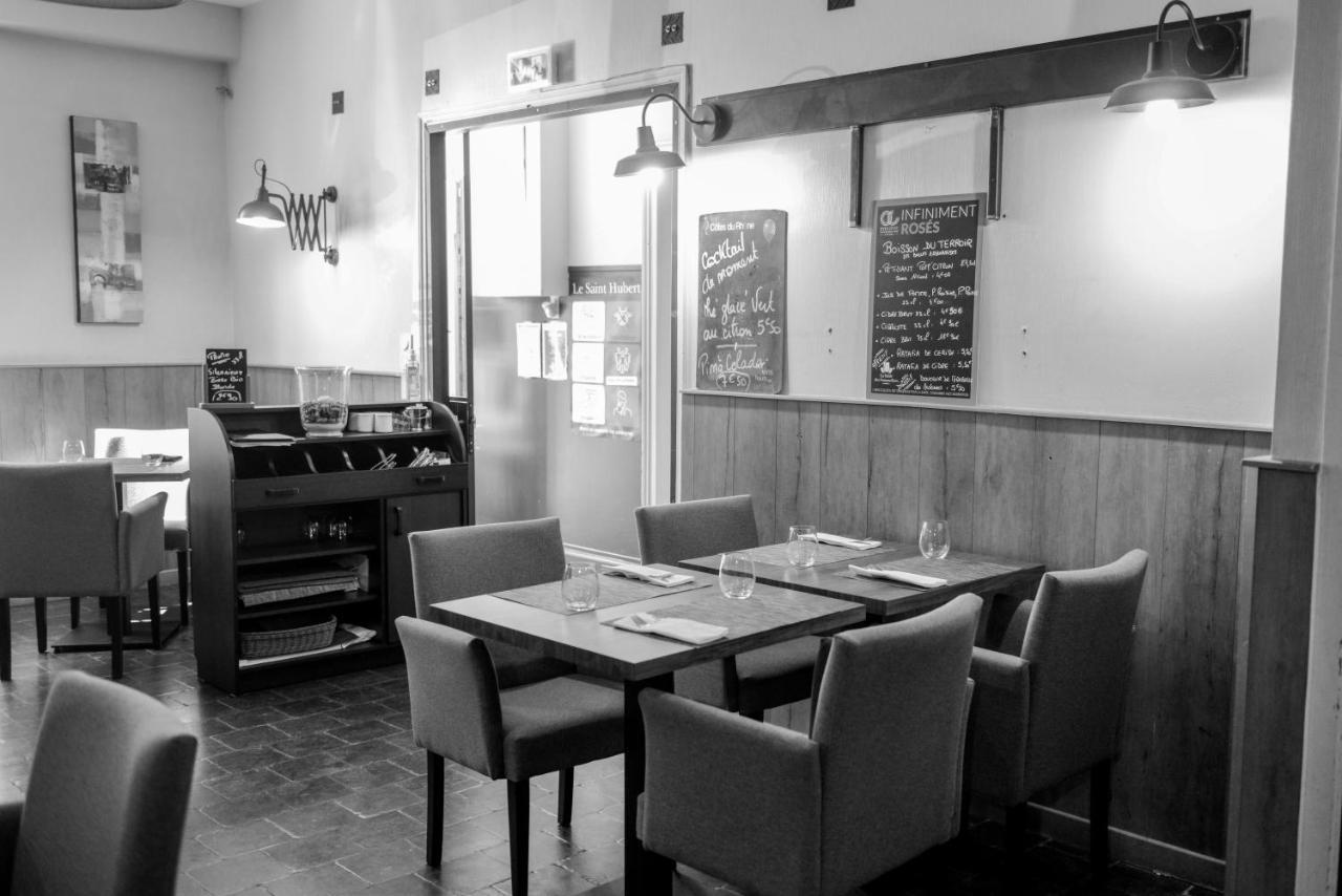 Logis Le Saint Hubert Hotel Haybes Екстериор снимка