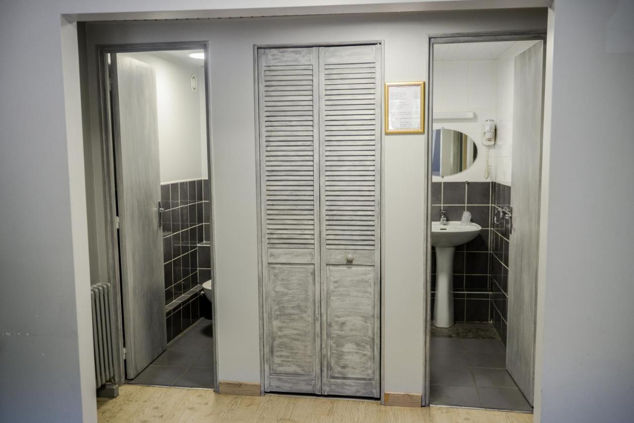 Logis Le Saint Hubert Hotel Haybes Екстериор снимка