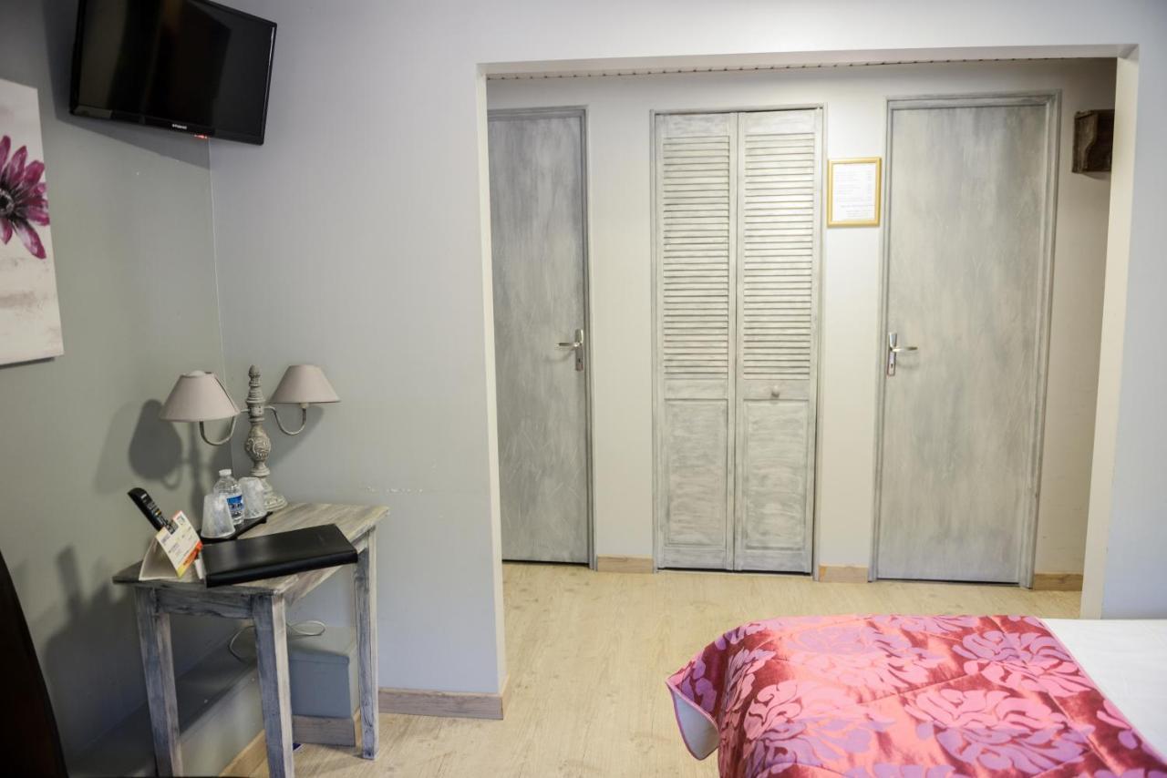 Logis Le Saint Hubert Hotel Haybes Екстериор снимка