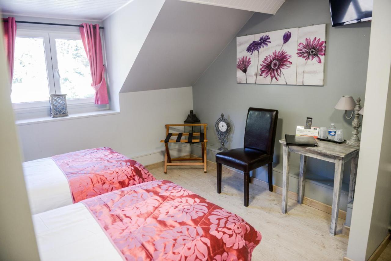 Logis Le Saint Hubert Hotel Haybes Екстериор снимка