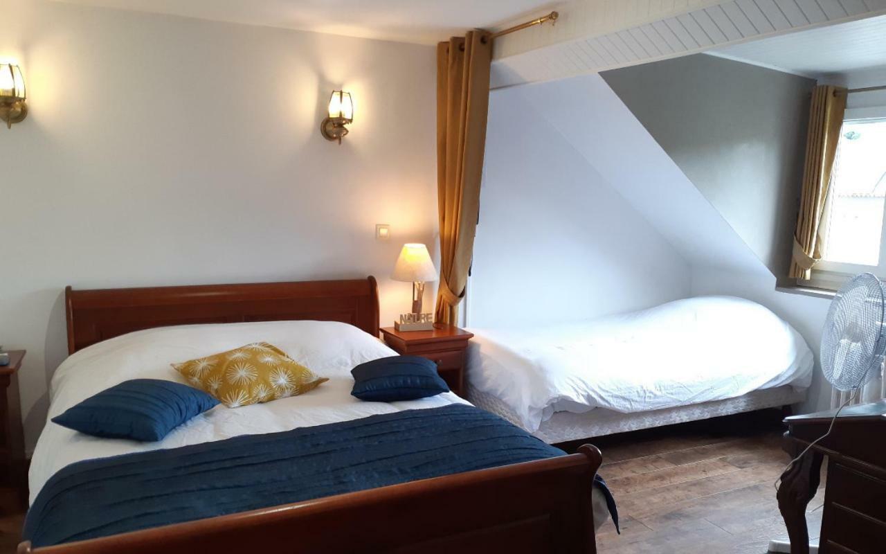 Logis Le Saint Hubert Hotel Haybes Екстериор снимка